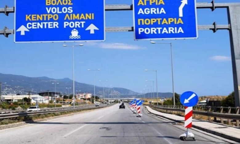 Ξήλωναν-χαλκό-από-στύλους-φωτισμού-μέρα-μεσημέρι-στον-Περιφερειακό