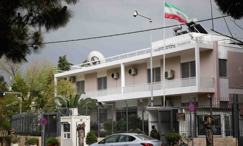 Συγκέντρωση-νίκης-έξω-από-την-πρεσβεία-του-Ιράν-στην-Αθήνα-στις-19/6