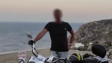 Αίγιο:-Πυκνώνει-το-μυστήριο-της-δολοφονίας-μάνας-και-γιου-–-Πού-στρέφονται-οι-έρευνες-της-αστυνομίας