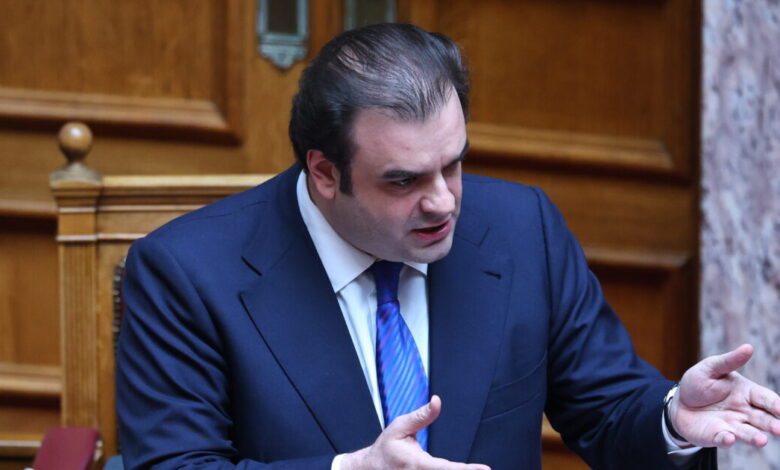 Πιερρακάκης-σε-Ανδρουλάκη:-Στον-ανταγωνισμό-σας-με-τον-Τσίπρα-είστε-έτοιμος-να-εισβάλετε-στο-Νομισματοκοπείο