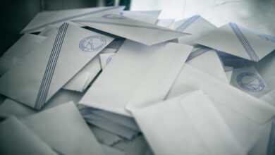 Δημοσκόπηση-real-polls:-Με-μονοψήφια-διαφορά-ΝΔ-και-ΕΛΑΣ-του-Αλέξη-Τσίπρα-–-4ο-το-ΠΑΣΟΚ-πίσω-από-την-«Ελπίδα-για-τη-Δημοκρατία»-της-Καρυστιανού