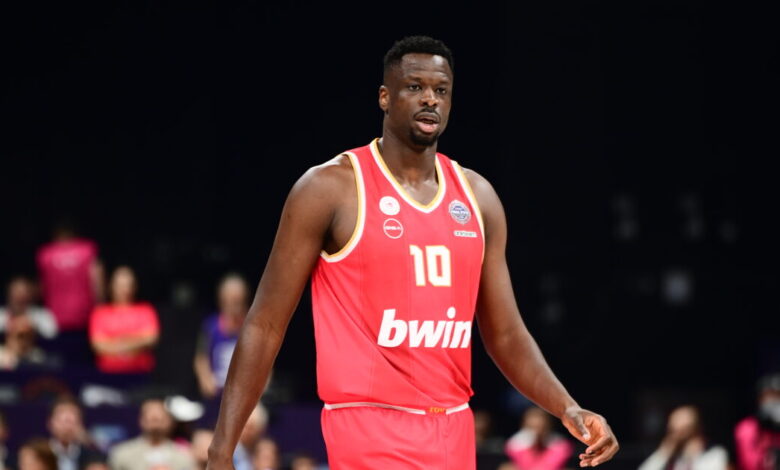 Από-τον-Ολυμπιακό-στον-Παναθηναϊκό-ο-Μουστάφα-Φαλ