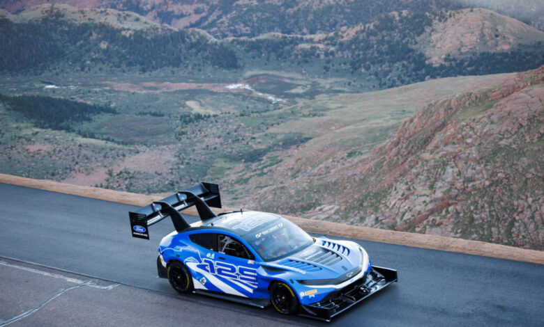 Τα-1.400-άλογα-της-ford-super-mustang-mach-e-κυριάρχησαν-στο-pikes-peak
