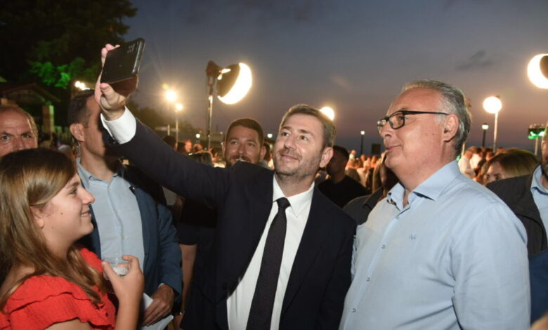 Επιχείρηση-αποδόμησης-ΝΔ-και-ΕΛΑΣ-από-τη-Χαριλάου-Τρικούπη-–-Ανδρουλάκης:-«Δεν-ανήκω-στην-κατηγορία-Μητσοτάκη-και-Τσίπρα»