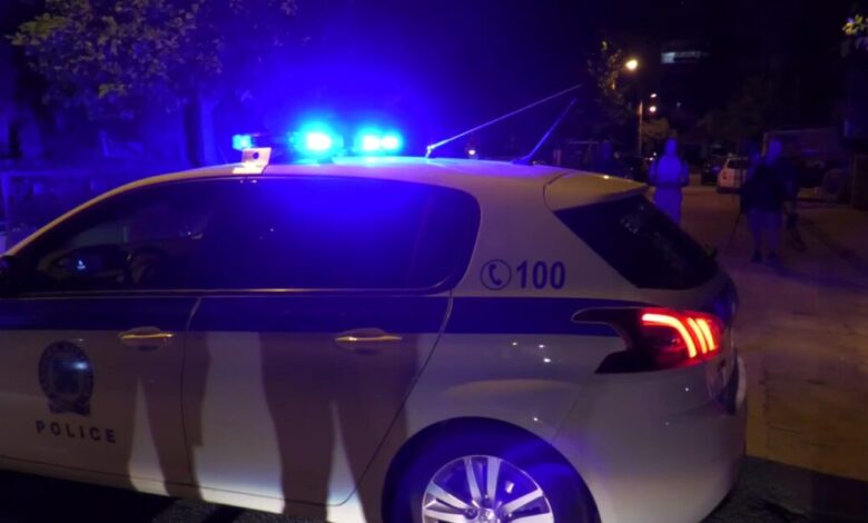 Καλλιθέα:-Νεκρός-17χρονος-μετά-από-άγρια-συμπλοκή-10-ατόμων-–-«Το-παιδί-ήταν-αιμόφυρτο,-πέταξαν-το-μαχαίρι-και-έτρεξαν»