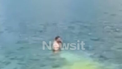 Μέτσοβο:-Νέα-βίντεο-ντοκουμέντα-μετά-την-πτώση-του-πυροσβεστικού-ελικοπτέρου-–-Χειριστής-κολυμπά-γύρω-από-το-βυθισμένο-bell