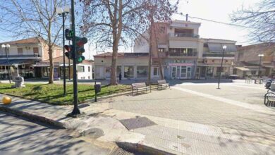 Η-ΟΜΗΡΟΣ-αναλαμβάνει-την-πλατεία-Μητροπάνου