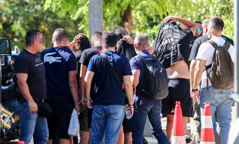 Καλλιθέα:-«Είδα-στο-tiktok-ότι-υπάρχει-βαριά-τραυματίας-και-κατάλαβα-ότι-το-έκανα-εγώ»-είπε-ο-17χρονος-που-μαχαίρωσε-τον-15χρονο