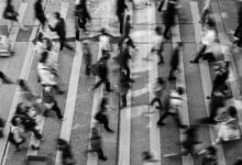 Η-ακρίβεια-«ροκανίζει»-την-αγοραστική-δύναμη-–-o-μέσος-πραγματικός-μισθός-είναι-31%-χαμηλότερος-από-το-2009