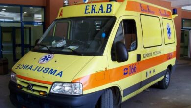 Τραγωδία-στα-Τρίκαλα:-Ένας-νεαρός-νεκρός-και-ένας-βαριά-τραυματίας-σε-σοκαριστικό-τροχαίο