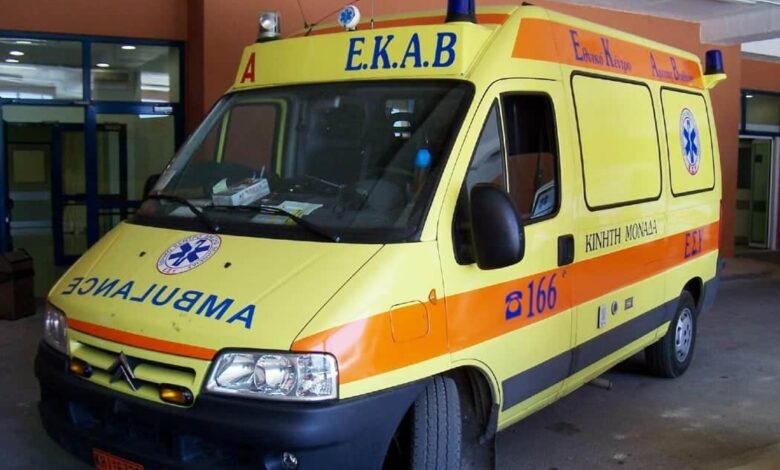 Τραγωδία-στα-Τρίκαλα:-Ένας-νεαρός-νεκρός-και-ένας-βαριά-τραυματίας-σε-σοκαριστικό-τροχαίο