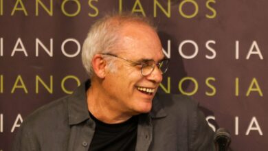 Ντίνος-Σπυρόπουλος:-«Ο-Μάρκος-Σεφερλής-είναι-ένας-καθαρόαιμος-αριστοφανικός-ηθοποιός»