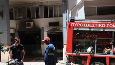 Φωτιά-σε-ξενοδοχείο-στην-Ομόνοια:-Διασωληνωμένος-ο-πολυεγκαυματίας-μετά-την-έκρηξη-του-ηλεκτρικού-πατινιού