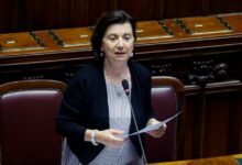 Ιταλία:-Αγωνία-για-τον-σύζυγο-της-υπουργού-Οικογένειας-που-αγνοείται-αφού-βούτηξε-σε-λίμνη
