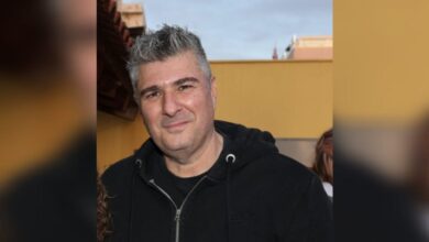Ο-Μωραΐτης-τρολάρει-τον-Κασσελάκη-για-το-«Φιλελεύθερο-Κέντρο»:-«Βάψε-μας-και-όλους-μπλε,-θα-ντυθώ-και-φιλελέ»