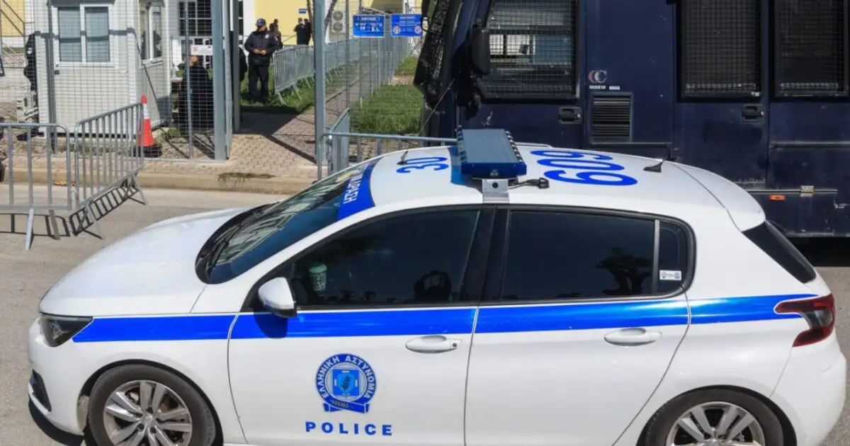 Αμυγδαλέζα:-Χειροπέδες-σε-26χρονο,-προσπάθησε-να-περάσει-ναρκωτικά-κρυμμένα-σε-ραφή-παντελονιού