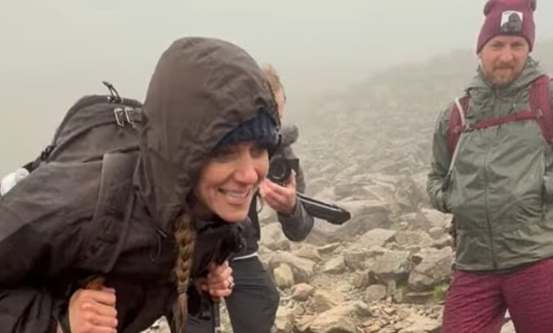 Η-Κέιτ-Μίντλετον-σταμάτησε-το-«three-peaks-challenge»-για-να-μιλήσει-σε-11χρονο-αγόρι-σε-αναπηρικό-αμαξίδιο:-«Μπράβο-σου,-είσαι-υπέροχος»