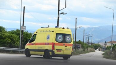 Λευκάδα:-Βράχος-έπεσε-στο-κεφάλι-τουρίστριας-–-Δίνει-μάχη-για-τη-ζωή-της