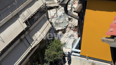 Κατάρρευση-πολυκατοικίας-στα-Πετράλωνα:-Πέντε-προσαγωγές,-συνεχίζονται-οι-έρευνες-για-εγκλωβισμένους