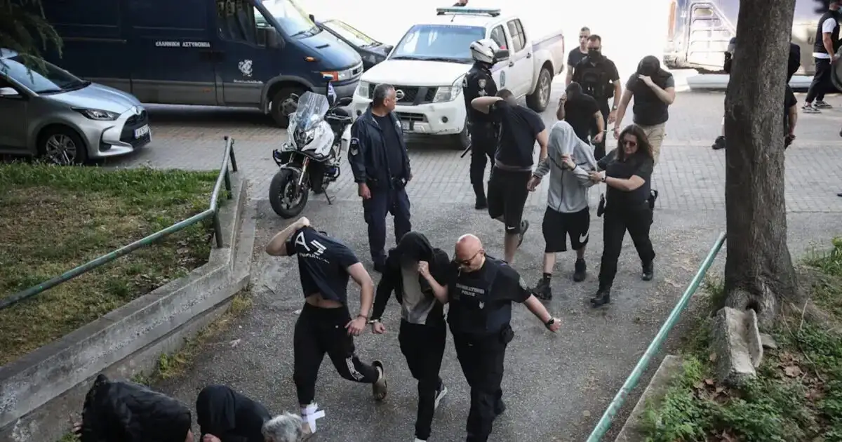 Θεσσαλονίκη:-Ποινές-φυλάκισης-από-1-έως-4-χρόνια-σε-13-κατηγορούμενους-για-την-υπόθεση-της-«Εθνικιστικής-Νεολαίας-Θεσσαλονίκης»