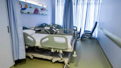 Μύκονος:-Στο-«Παίδων»-αγοράκι-2,5-ετών-που-έπεσε-σε-πισίνα-ξενοδοχείου-και-κατάπιε-μεγάλη-ποσότητα-νερού