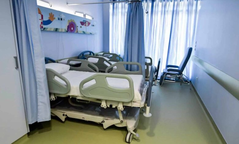 Μύκονος:-Στο-«Παίδων»-αγοράκι-2,5-ετών-που-έπεσε-σε-πισίνα-ξενοδοχείου-και-κατάπιε-μεγάλη-ποσότητα-νερού