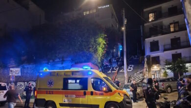 Εξάρχεια:-Βίντεο-με-τον-Τούρκο-που-συνελήφθη-για-τη-δολοφονία-του-25χρονου,-να-πηγαίνει-προς-τον-τόπο-του-εγκλήματος
