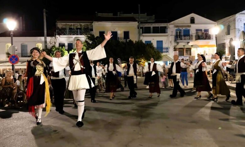 Το-Χορευτικό-του-Δήμου-Τρικκαίων-σε-φεστιβάλ-στην-Ικαρία