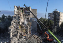Όλεθρος-στο-Κίεβο-από-μπαράζ-ρωσικών-επιθέσεων:-Στους-18-οι-νεκροί-και-σχεδόν-100-τραυματίες