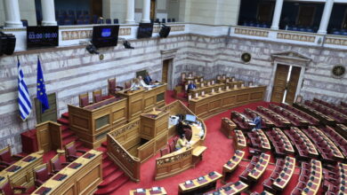 Βουλή:-Σύγκρουση-για-τη-βία-και-την-τρομοκρατία-με-φόντο-τις-εμπρηστικές-επιθέσεις-στη-Θεσσαλονίκη