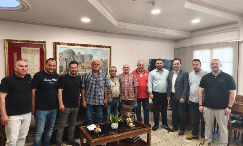 Στο-Δημαρχείο-Καλαμπάκας-ο-υπουργός-Ψηφιακής-Διακυβέρνησης-–-Συνάντηση-με-τον-Δήμαρχο-Μετεώρων