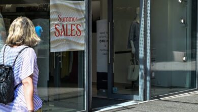 Θερινές-εκπτώσεις-2026:-Ξεκινούν-στις-13-Ιουλίου-με-προσδοκίες-για-τζίρο-πάνω-από-7-δισ.-ευρώ-–-«Κλειδί»-ο-τουρισμός
