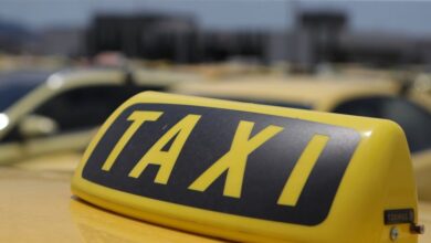 Οδηγός-ταξί-απείλησε-τέσσερις-17χρονους-γιατί-αρνήθηκαν-να-πληρώσουν-διπλάσιο-κόμιστρο-–-Βίντεο-ντοκουμέντο