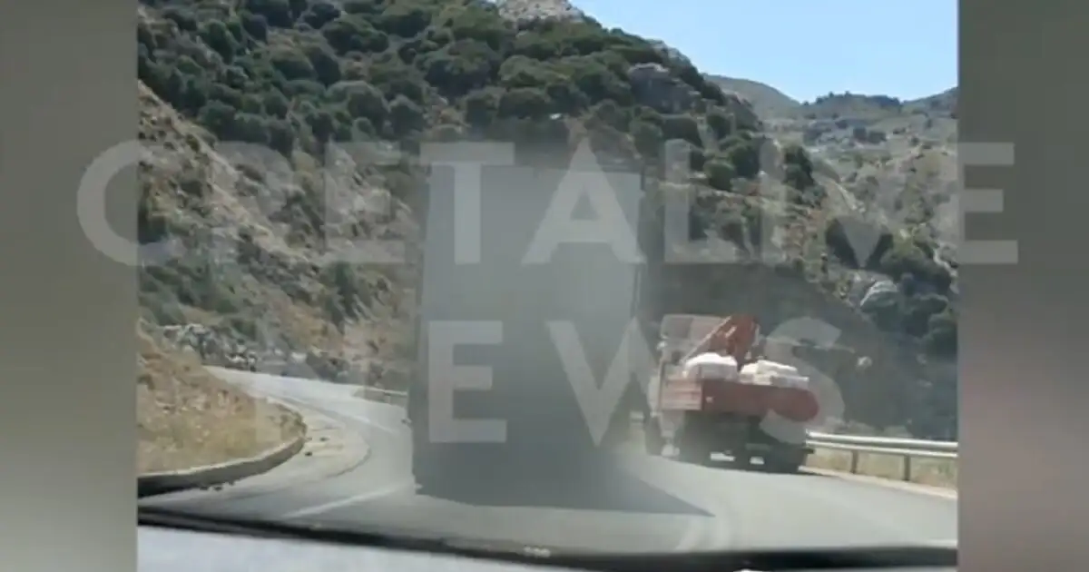 Ηράκλειο:-Νταλίκα-κάνει-παράνομη-προσπέραση-πάνω-σε-στροφή-–-Δείτε-βίντεο