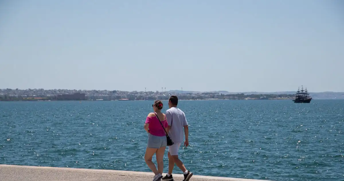 Καιρός-σήμερα:-Στους-35-βαθμούς-η-θερμοκρασία-–-7-μποφόρ-στο-Αιγαίο,-καταιγίδες-στα-ορεινά