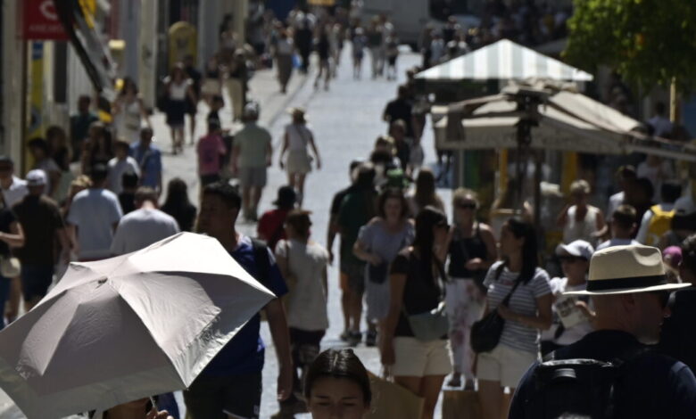 Καιρός-αύριο:-Υψηλές-θερμοκρασίες-αλλά-και-τοπικές-βροχές