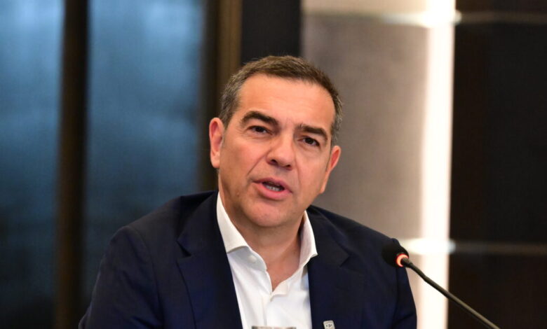Αλέξης-Τσίπρας:-«Σήμερα-ξέρω-καλά-και-το-τι-και-το-πώς»-–-Το-μήνυμα-της-επιστροφής-και-η-αυτοκριτική-για-τα-λάθη