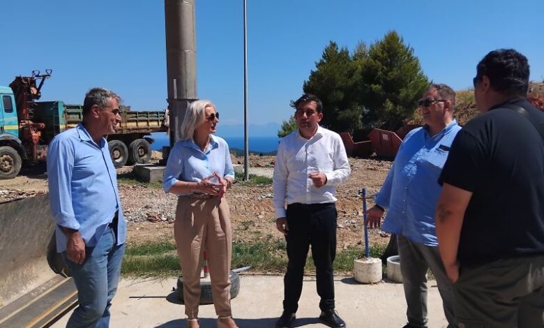 Στη-Σκιάθο-η-Ρένα-Καραλαριώτου-–-Επίσκεψη-εργασίας-με-επίκεντρο-το-περιβάλλον-και-τις-υποδομές-του-νησιού