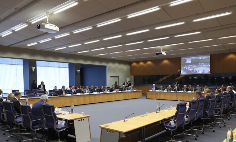 eurogroup:-Στο-μικροσκόπιο-οι-προϋπολογισμοί-του-2027-–-Τα-όρια-για-παροχές-και-δαπάνες