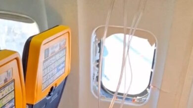 Πτήση-τρόμου-της-ryanair-από-Θεσσαλονίκη-για-Μόναχο:-Έσπασε-το-παράθυρο-και-επιβάτης-βγήκε-στον-αέρα