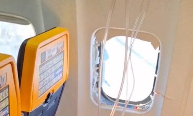 Πτήση-τρόμου-της-ryanair-από-Θεσσαλονίκη-για-Μόναχο:-Έσπασε-το-παράθυρο-και-επιβάτης-βγήκε-στον-αέρα