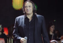 Ο-Γιάννης-Κότσιρας-διέκοψε-συναυλία-για-να-πει-στο-κοινό-το-λάθος-που-κάνει-στους-στίχους-του-«Πώς-μπορώ»