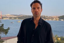 o-Κωνσταντίνος-Αργυρός-στην-Κωνσταντινούπολη-για-συναυλίες-–-Οι-πόζες-με-θέα-τον-Βόσπορο-και-το-«ευχαριστώ»-στους-Τούρκους
