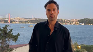 o-Κωνσταντίνος-Αργυρός-στην-Κωνσταντινούπολη-για-συναυλίες-–-Οι-πόζες-με-θέα-τον-Βόσπορο-και-το-«ευχαριστώ»-στους-Τούρκους