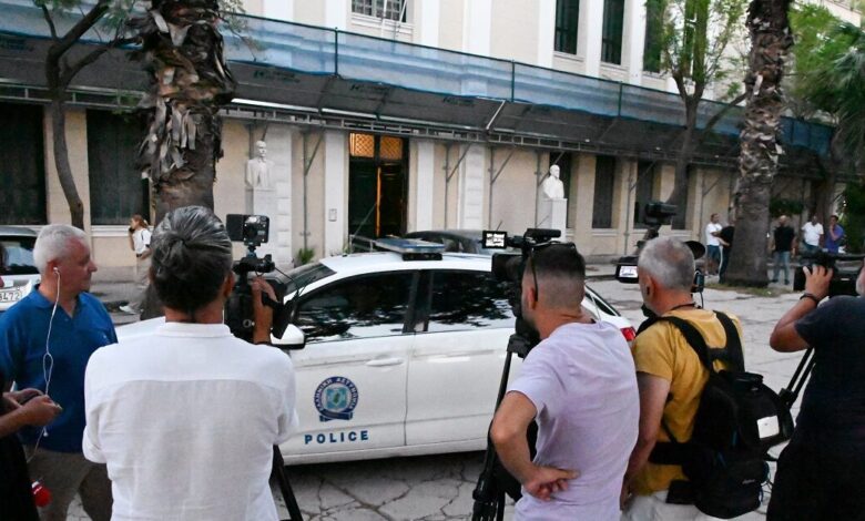 Άργος:-Πέθανε-ο-20χρονος-που-πυροβολήθηκε-από-αστυνομικούς-μετά-από-καταδίωξη-–-Προφυλακιστέοι-οι-δύο-ένστολοι