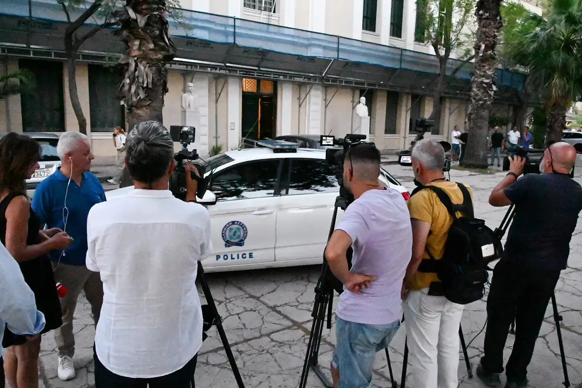 Άργος:-Πέθανε-ο-20χρονος-που-πυροβολήθηκε-από-αστυνομικούς-μετά-από-καταδίωξη-–-Προφυλακιστέοι-οι-δύο-ένστολοι