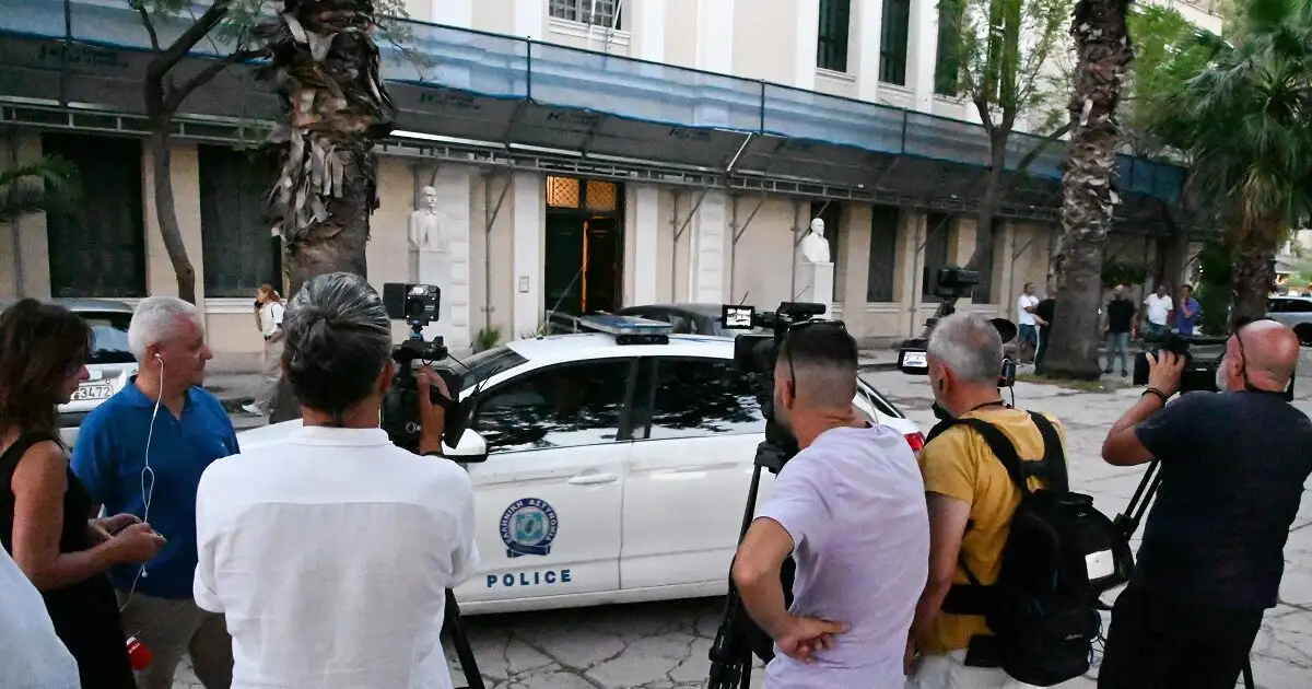 Άργος:-Πέθανε-ο-20χρονος-που-πυροβολήθηκε-από-αστυνομικούς-μετά-από-καταδίωξη-–-Προφυλακιστέοι-οι-δύο-ένστολοι