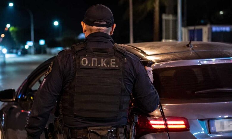 Τρίκαλα-—-Σήκωσε-γκλοπ-σε-αστυνομικούς-για-να-αποφύγει-τον-έλεγχο