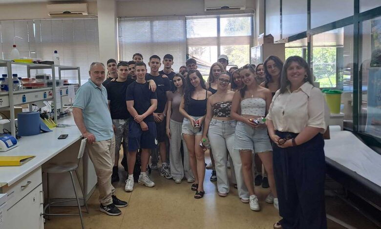 Οι-μαθητές-της-«Εξέλιξης»-γνώρισαν-τα-εργαστήρια-του-ΤΕΦΑΑ-Τρικάλων