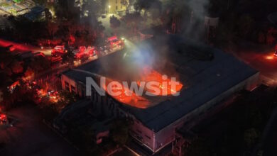 Φωτιά-στο-Πάρκο-Γουδή:-«Ορφανό»-από-τον-Απρίλιο-το-παλιό-κτίριο-του-θεάτρου-badminton-που-«λαμπάδιασε»-στην-καρδιά-της-πόλης-–-Συγκλονιστικές-εικόνες-και-ερωτήματα